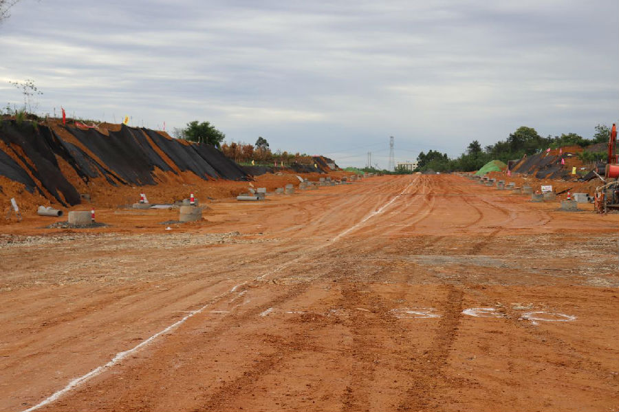 東西第二干道(安州段)項(xiàng)目路基工程順利通過驗(yàn)收2.jpg 05aa762f8fabc7e92e33ef3d6b1ee39c.jpg