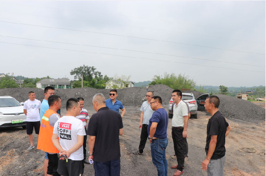 壓緊壓實(shí)安全責(zé)任 直奔問(wèn)題督出實(shí)效.png 2ac01fc52d060a0e741ce838f092235a.png