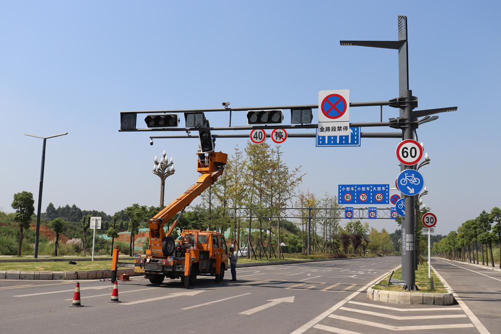 科技城集中發(fā)展區(qū)示范路交安設(shè)施項目
