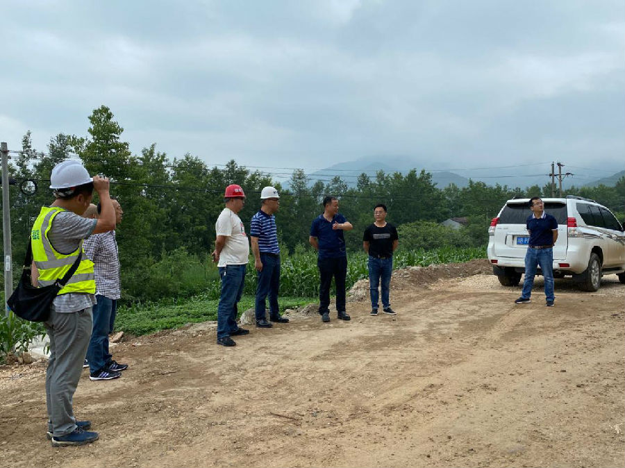 梓潼縣委書記周琳調(diào)研S209線梓潼縣城至江油河口段改建工程2.jpg f669f07cd1b39dd0abe29ad73c55fbc5.jpg